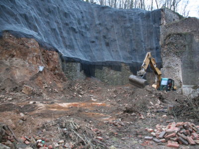 Odkopávky sesutých zdí, instalace ocelových sítí a georohoží